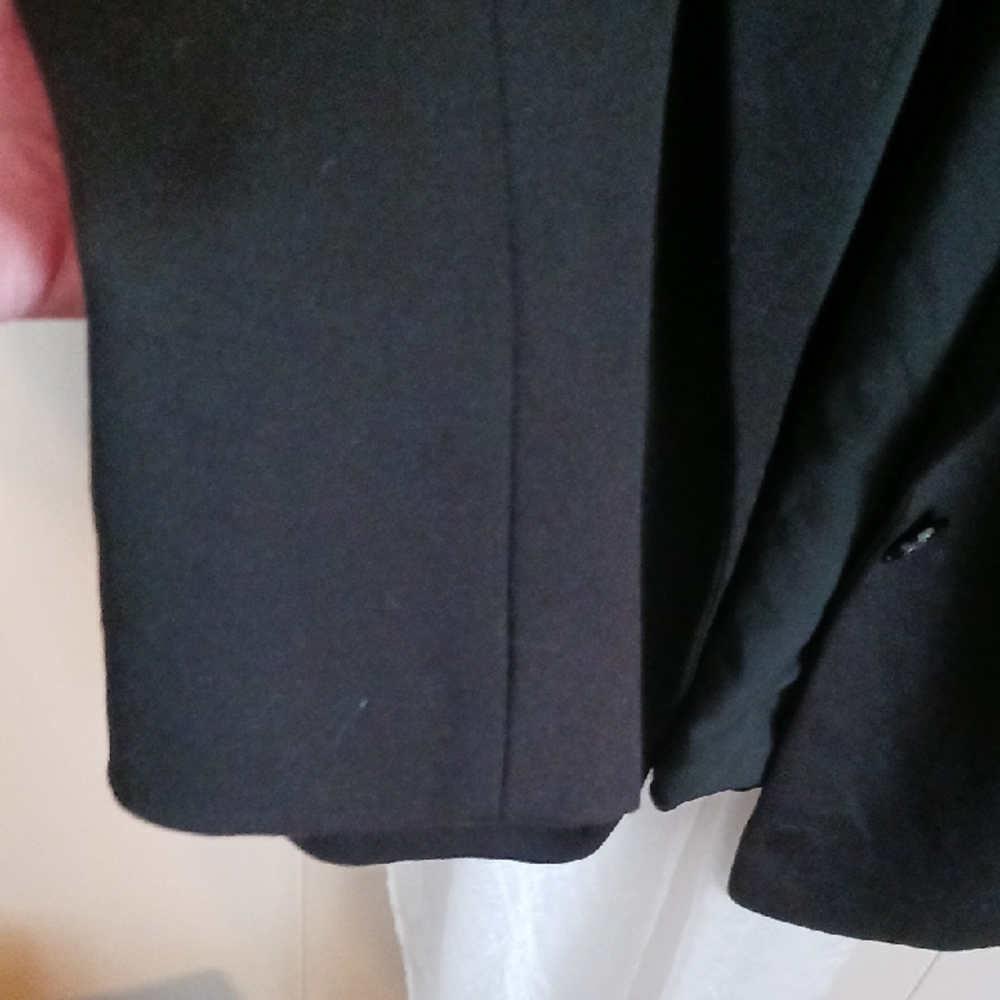 T Tahari Classic Black Blazer - Picture 6 of 8